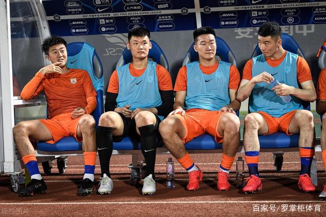 佩杜拉：热刺即将向纽卡超1亿欧报价托纳利，球员想投奔德泽尔比